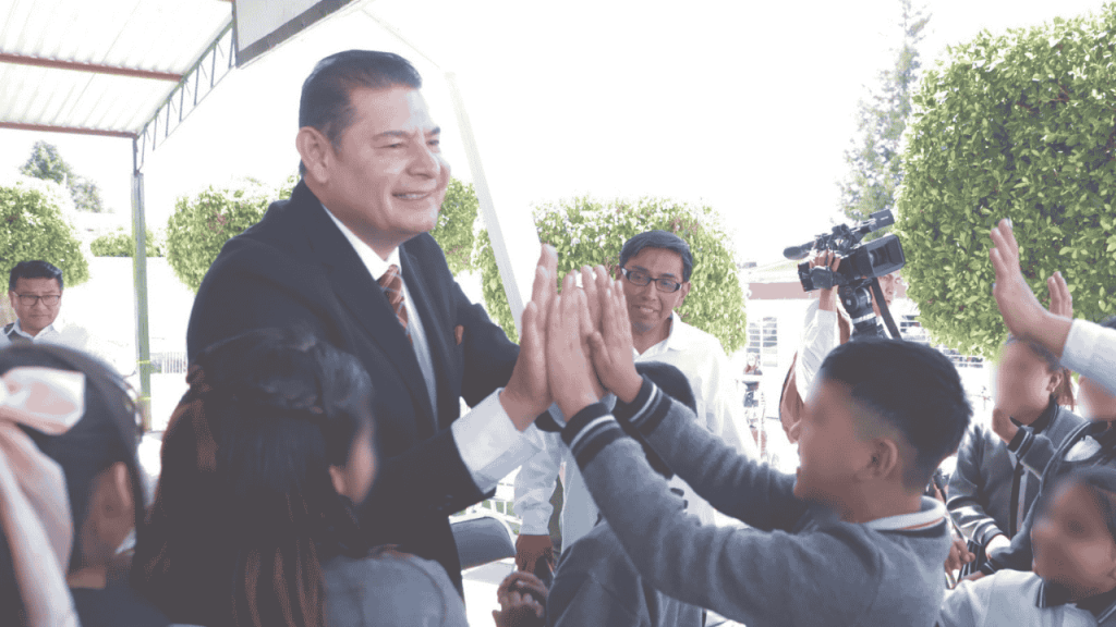 Armenta se reúne con líderes de Olinia y Kutsari